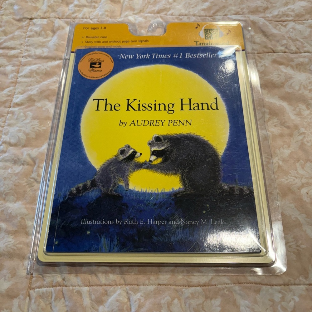 The Kissing Hand CD & Book Pack - Yellow & Blue Cover
